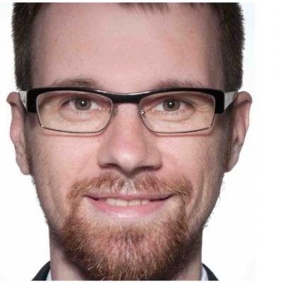 JUDr. Lukáš Tisoň: AI nezoberie len pracovné miesta. Zoberie dôvod, prečo ich potrebujeme